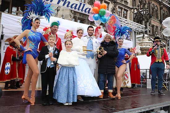 SCHLÜSSELÜBERGABE an Prinzenpaar durch Stadträtin Dr. Evelyn Menges, stv. Fraktionsvorsitzende CSU Stadtratsfraktion für die Zeit des Faschings 2019 (©Foto: Martin Schmitz)